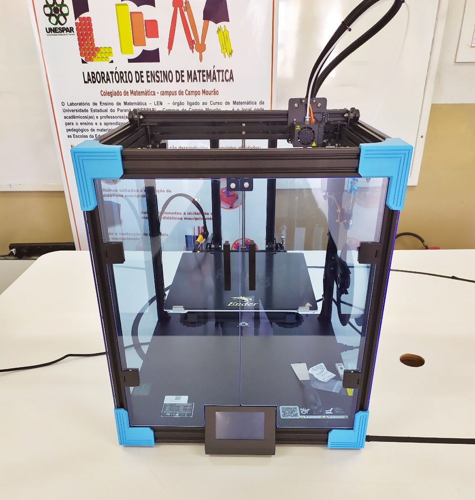 Colegiado de Matemática adquire Impressora 3D