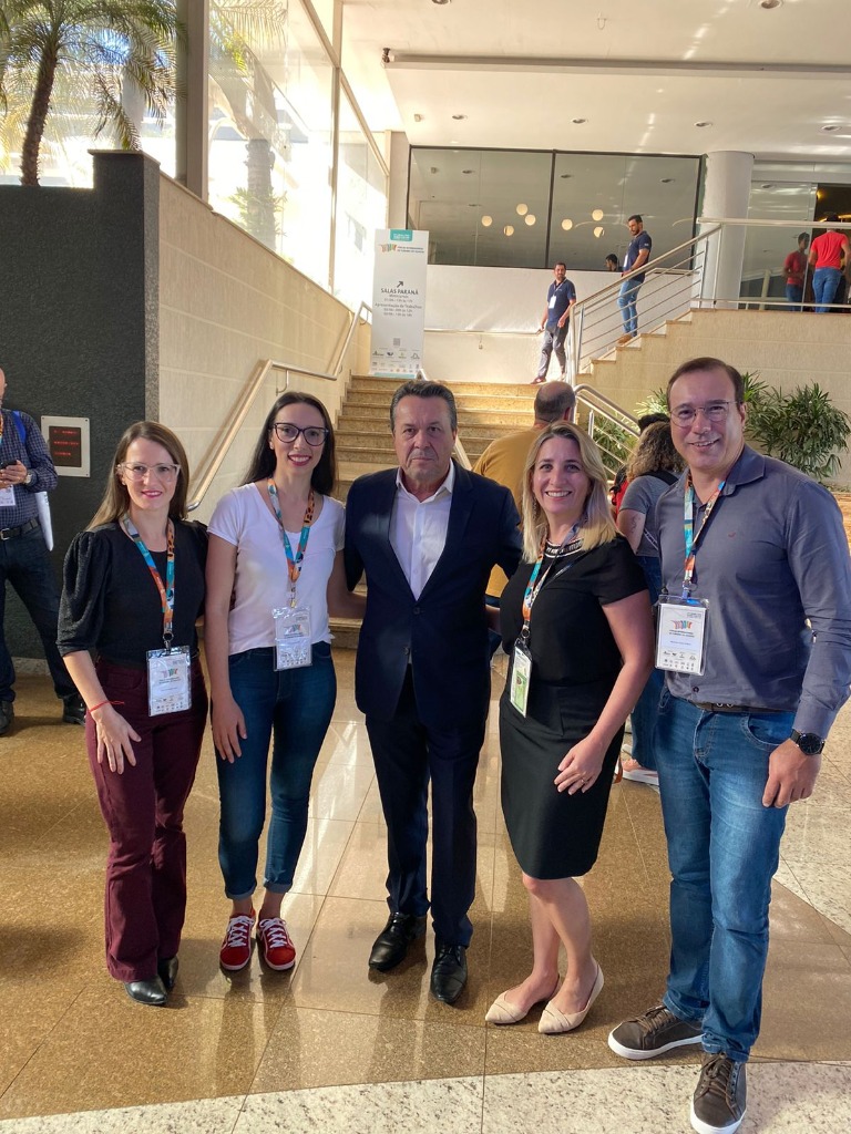 08 Professores reunidos com o deputado mourãoense e Secretário Estadual do Turismo, Sr. Marcio Nunes.jpeg